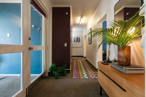 Photo of property in 2/15 Upper Lewisville Terrace, Thorndon, Wellington, 6011