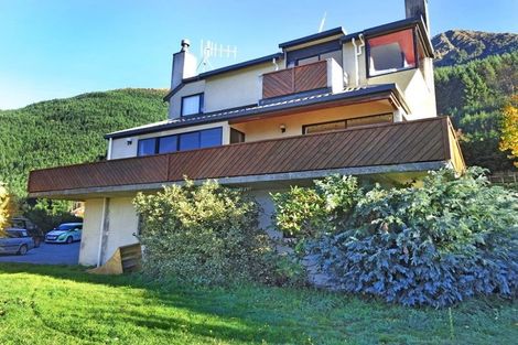 Photo of property in 20 Lochy Road, Fernhill, Queenstown, 9300