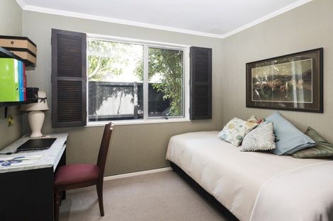 Photo of property in 2/22 Strowan Road, Strowan, Christchurch, 8052