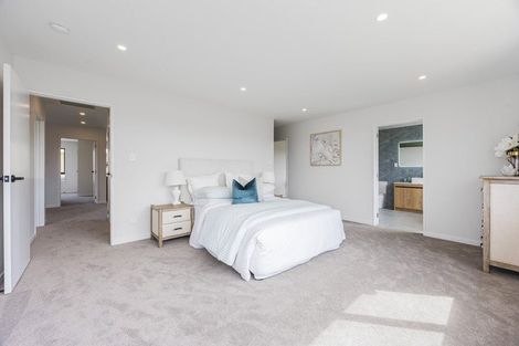 Photo of property in 16 Pekanga Road, Orewa, 0931