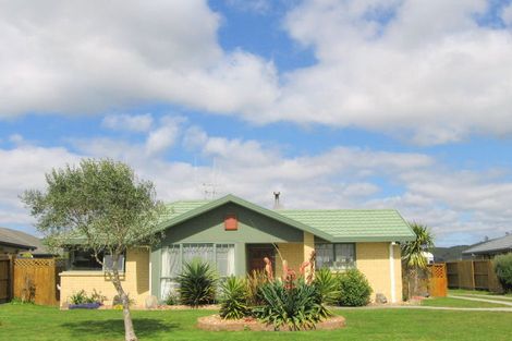 Photo of property in 27 Corinth Grove, Papamoa Beach, Papamoa, 3118