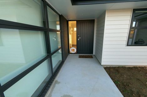 Photo of property in 90 Johnstone Drive, Fitzherbert, Palmerston North, 4410