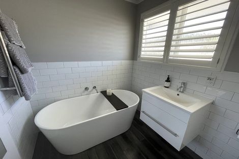 Photo of property in 71 Waipounamu Drive, Kelson, Lower Hutt, 5010