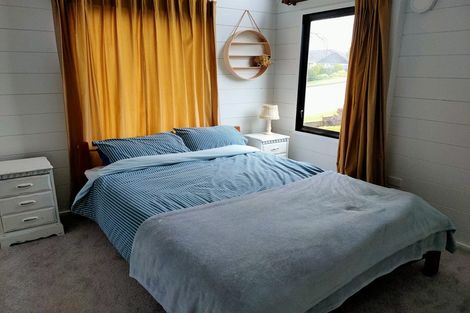 Photo of property in 71 Heta Road, Highlands Park, New Plymouth, 4312