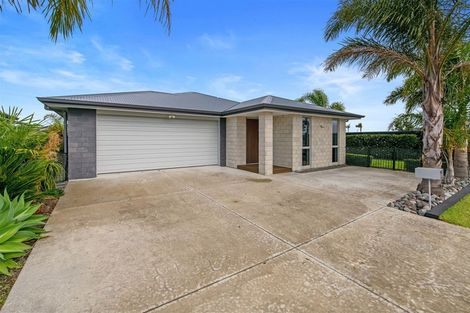 Photo of property in 120 The Boulevard, Papamoa Beach, Papamoa, 3118
