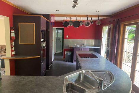 Photo of property in 106a Wyndham Road, Pinehaven, Upper Hutt, 5019