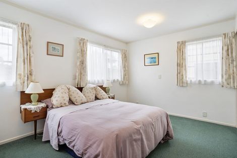 Photo of property in 14 Traffic Road, Greenhithe, Auckland, 0632