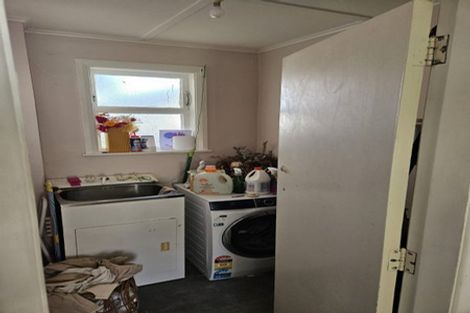 Photo of property in 56 Banbury Crescent, Fairfield, Hamilton, 3214