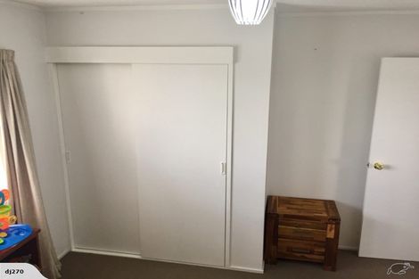 Photo of property in 41a Sunhaven Drive, Newlands, Wellington, 6037