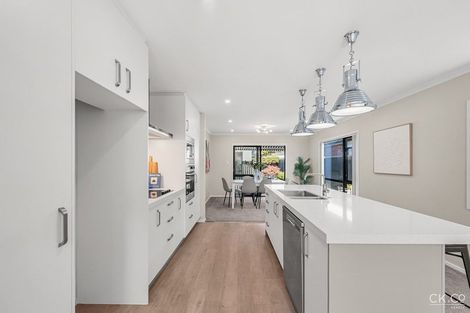 Photo of property in 15 Te Kaeaea Crescent, Wallaceville, Upper Hutt, 5018