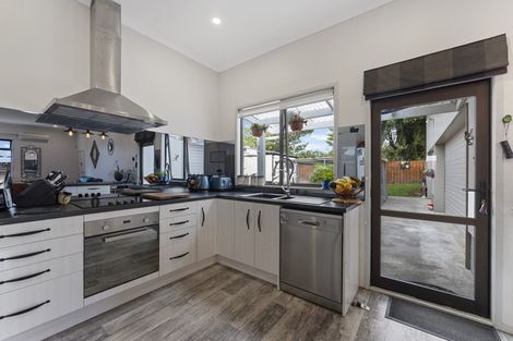 Photo of property in 373 Broadway, Stratford, 4332