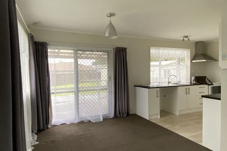 Photo of property in 21 Adel Place, Weymouth, Auckland, 2103