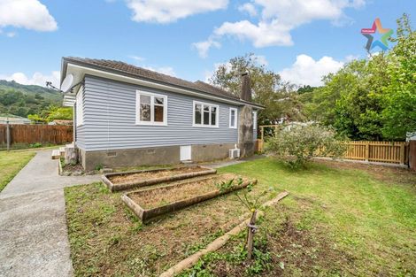 Photo of property in 7 Tawhai Street, Stokes Valley, Lower Hutt, 5019