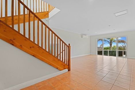 Photo of property in 114 Point View Drive, East Tamaki Heights, Auckland, 2016