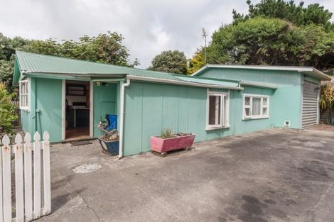 Photo of property in 111 Rua Avenue, Waitarere Beach, Levin, 5510