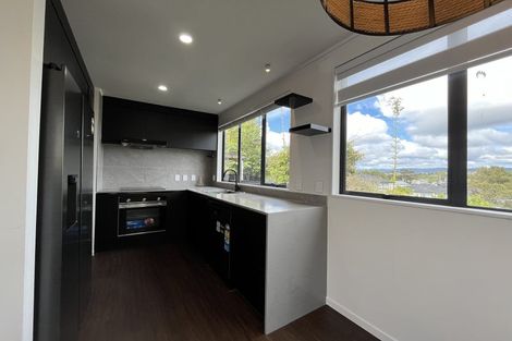 Photo of property in 30 Benchmark Drive, Massey, Auckland, 0614