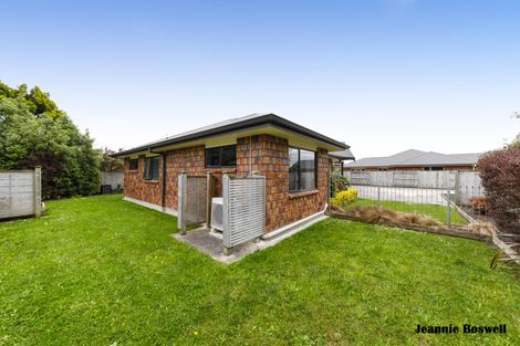 Photo of property in 3 Walnut Grove, Kelvin Grove, Palmerston North, 4414