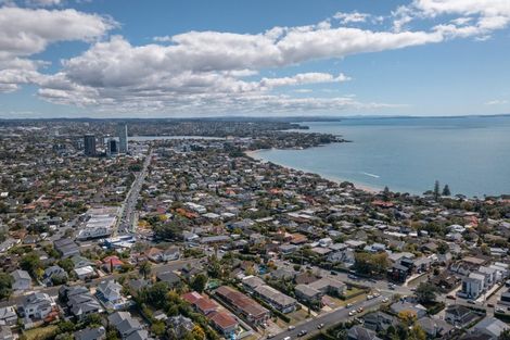 Photo of property in 3/5 Onepoto Road, Hauraki, Auckland, 0622