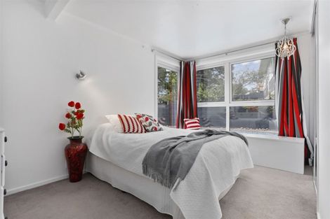 Photo of property in 43 Knightsbridge Drive, Forrest Hill, Auckland, 0620