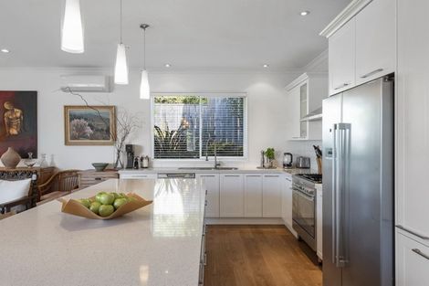 Photo of property in 11a Rodney Road, Northcote Point, Auckland, 0627