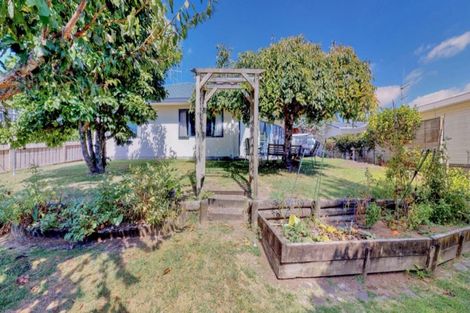Photo of property in 35 Waipuna Grove, Welcome Bay, Tauranga, 3112