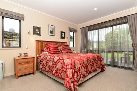 Photo of property in 11 Johnnybro Place, Rototuna North, Hamilton, 3210