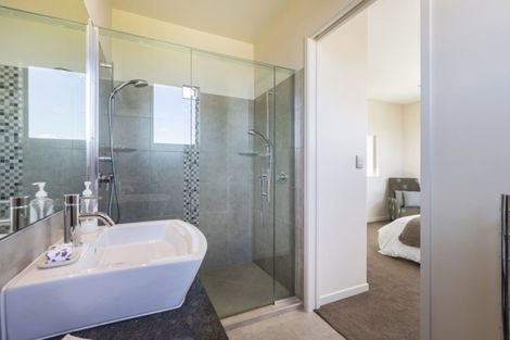 Photo of property in 12 Te Mauri Place, Omaha, 0986