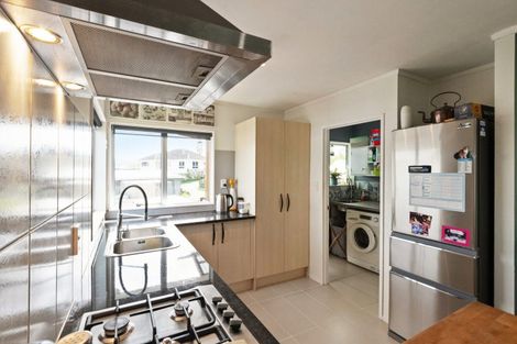 Photo of property in 4 Cross Street, Papakura, 2110