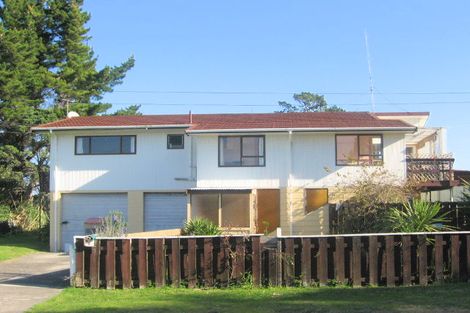 Photo of property in 2 Bongard Road, Whitianga, 3510