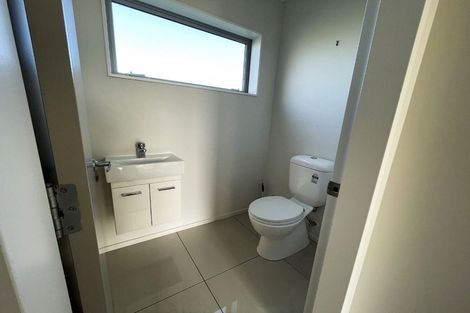 Photo of property in 28 Havana Rise, Grenada Village, Wellington, 6037