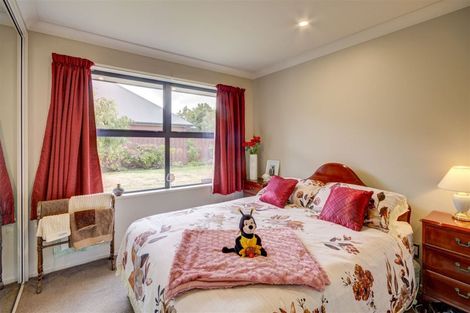 Photo of property in 8 Chesterfield Place, Rangiora, 7400