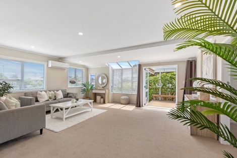 Photo of property in 31 Percy Road, Papamoa Beach, Papamoa, 3118