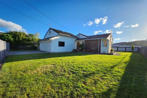Photo of property in 26 Glen Road, Stokes Valley, Lower Hutt, 5019