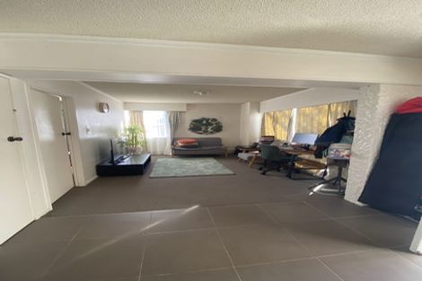 Photo of property in 15a Cheryl Place, Hillcrest, Auckland, 0627