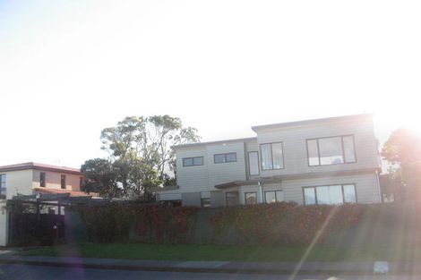 Photo of property in 27 Bleakhouse Road, Howick, Auckland, 2014