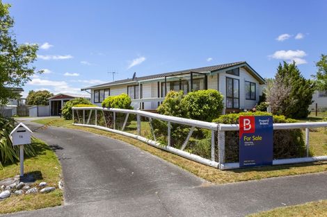 Photo of property in 14 Tobin Place, Richmond Heights, Taupo, 3330