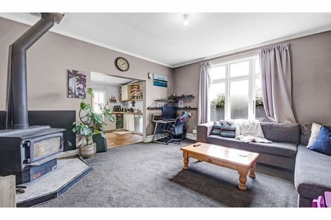 Photo of property in 6 Osborne Road, Amberley, 7410