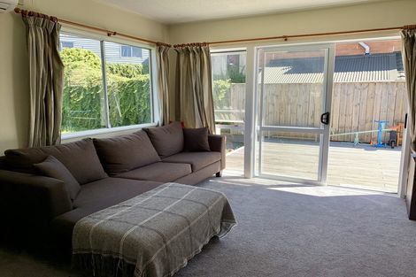 Photo of property in 2/13 Oswald Crescent, Paparangi, Wellington, 6037