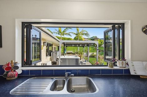 Photo of property in 40 Te Kauri Place, Helensville, 0800