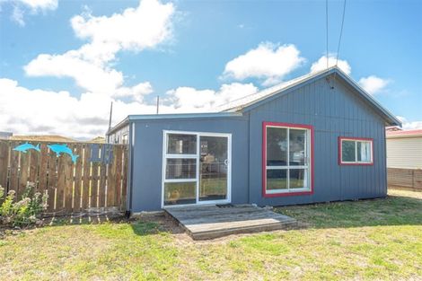 Photo of property in 16 Coleman Avenue, Waverley, 4591
