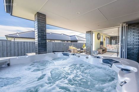 Photo of property in 14 Deans Place, Amberley, 7410