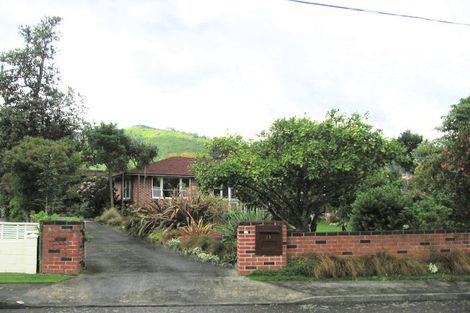 Photo of property in 11 Iti Grove, Waikanae, 5036