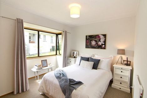 Photo of property in 43 Cheviot Street, Roxburgh, 9500