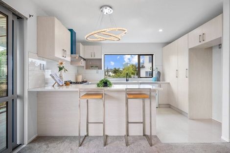 Photo of property in 2 Dhaka Lane, Ranui, Auckland, 0612