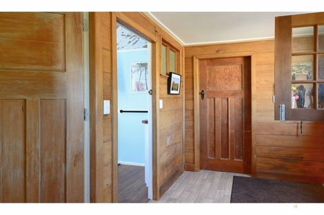 Photo of property in 19 Mount John Road, Waimate, 7977