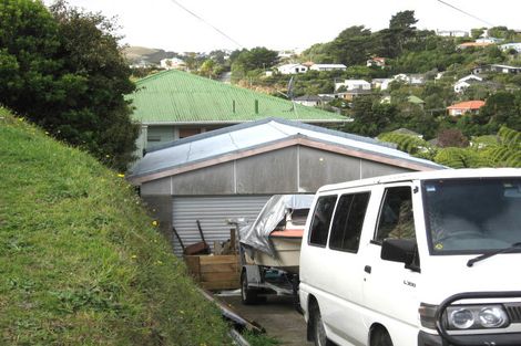 Photo of property in 147 Ruskin Road, Newlands, Wellington, 6037