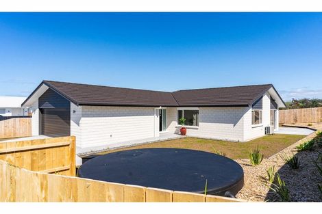 Photo of property in 37 Weka Street, Mangawhai, 0505