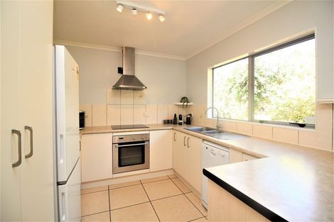 Photo of property in 2/344 Swanson Road, Ranui, Auckland, 0612