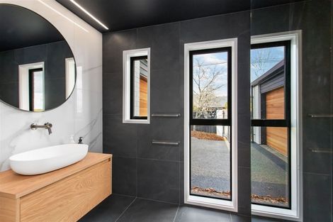 Photo of property in 48 Weka Street, Fendalton, Christchurch, 8041