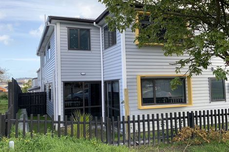 Photo of property in 10a Kelkirk Street, Kelston, Auckland, 0602
